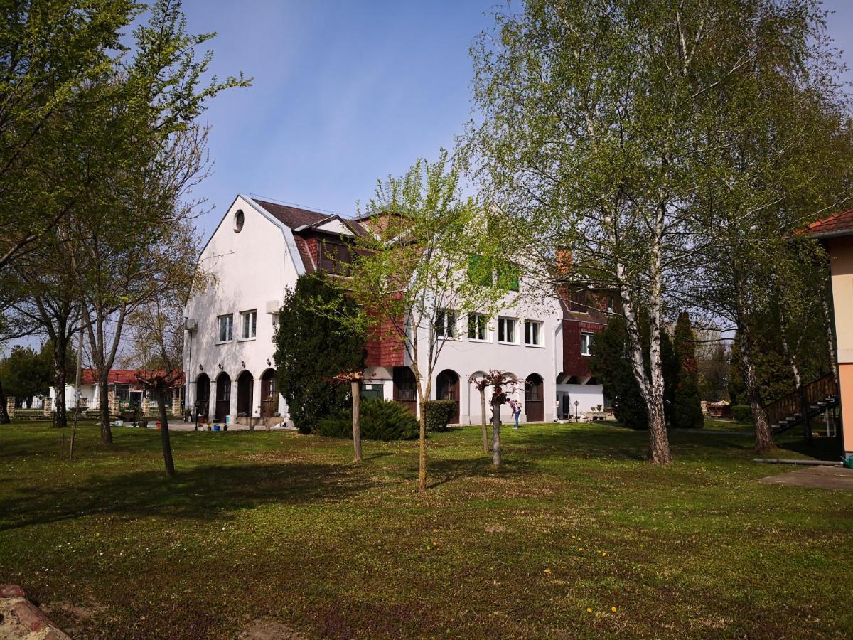 Laguna Panzio Gardony Luaran gambar