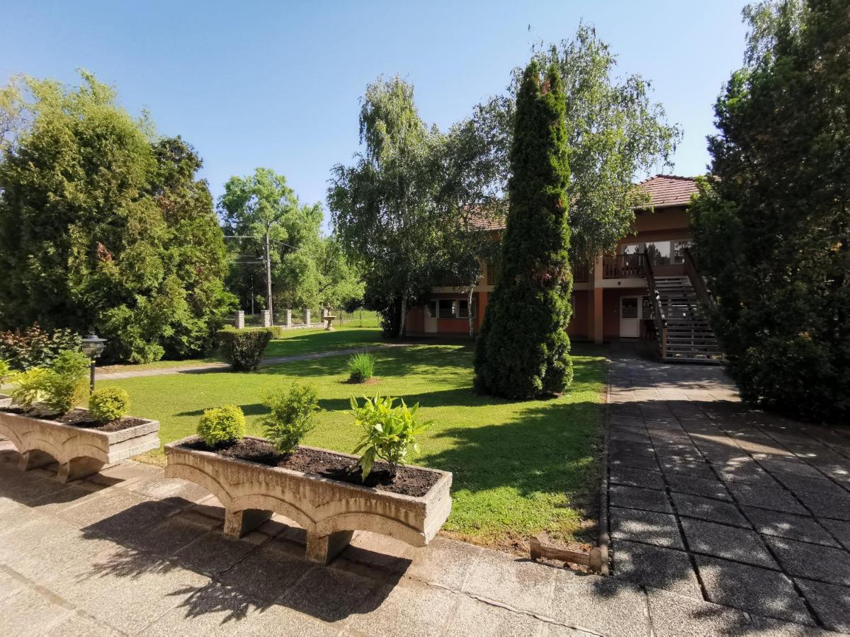 Laguna Panzio Gardony Luaran gambar